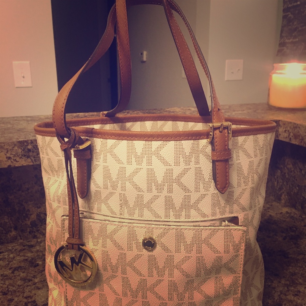 Michael Kors hang bag